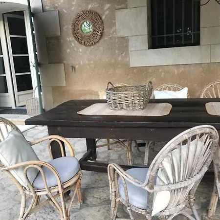 Neville Holiday home Chateaurenard